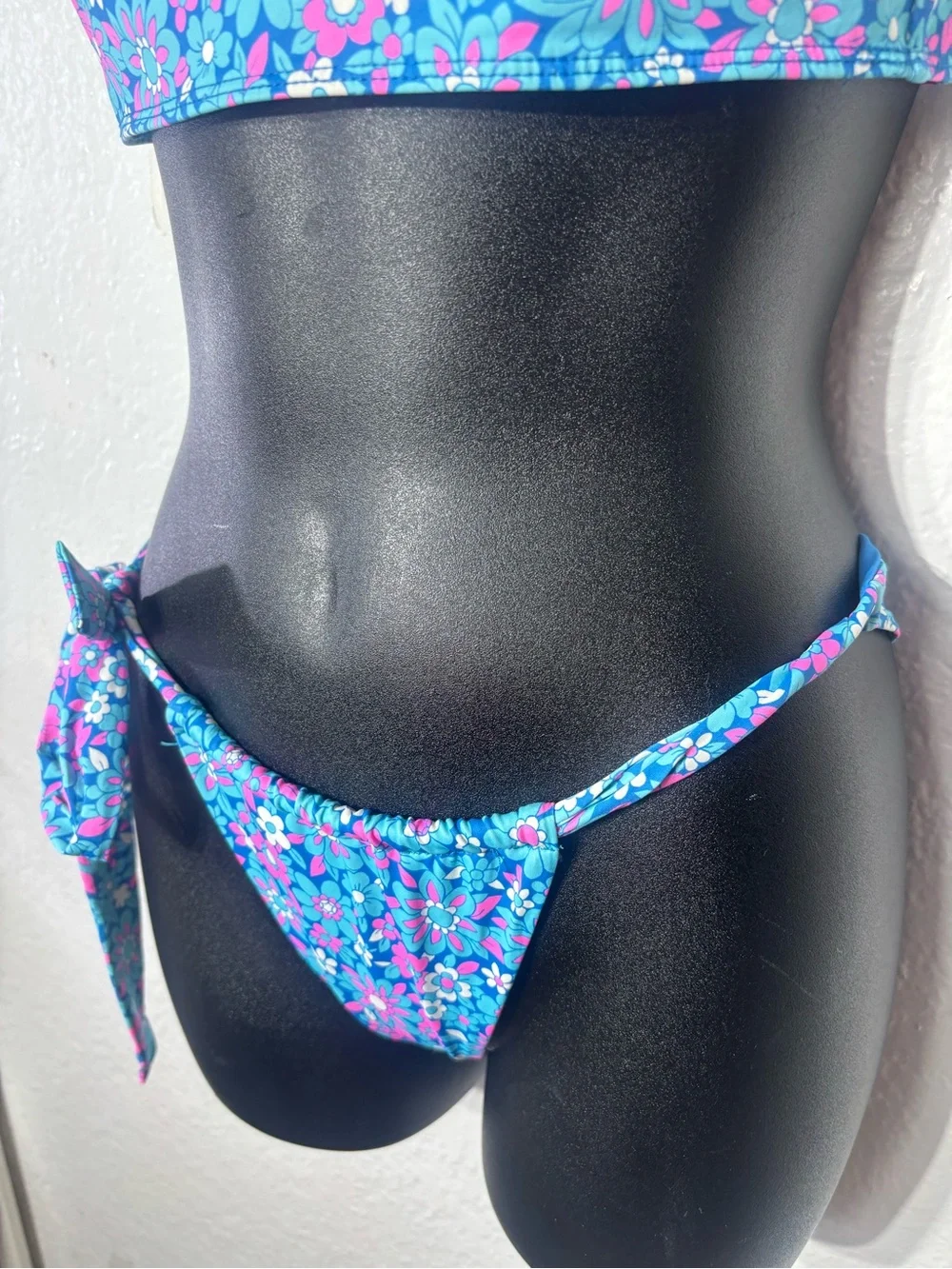 Frankie’s bikinis small/medium floral side tie vibrant dopamine bikini